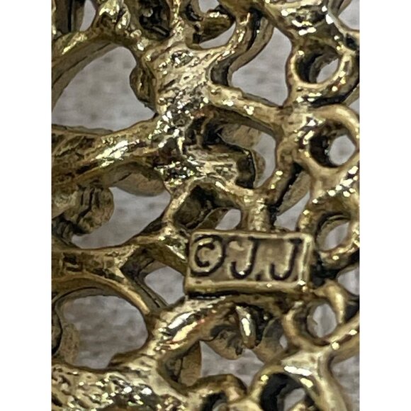 Vintage J. J. Signed Green Rhinestone Small Pearl Medallion Silver Pin 1 1/2" - Picture 2 of 4